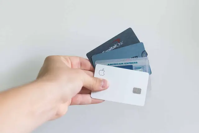 Comment obtenir une carte de crédit en ligne sans fournir de justificatif ?