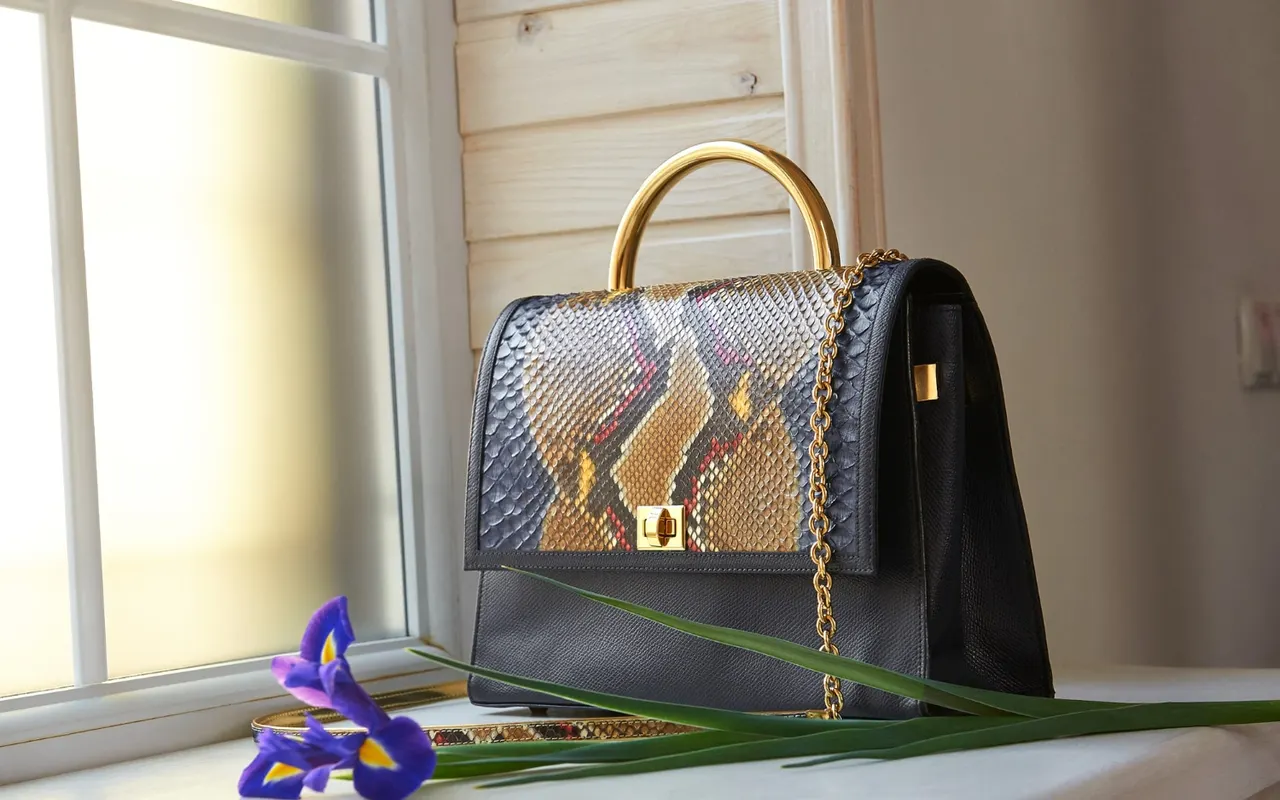 Comment reconnaître un sac authentique de la collection Karl Lagerfeld ?