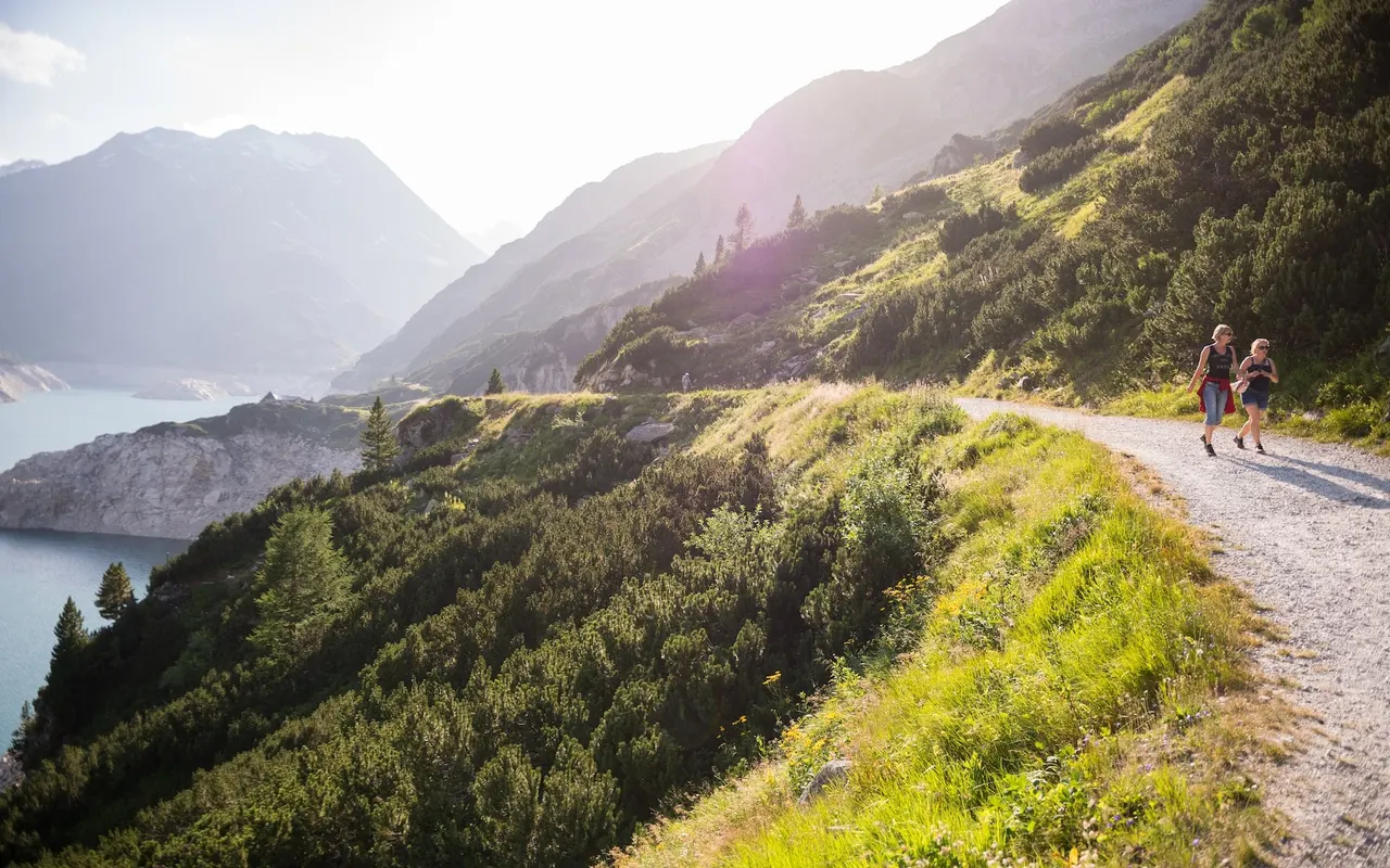Découverte des meilleurs parcours de trail en montagne pour débutants