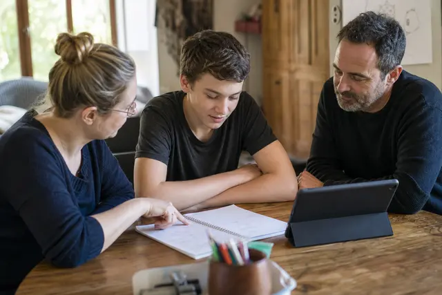 Comment diagnostiquer la dyslexie à l’adolescence ?