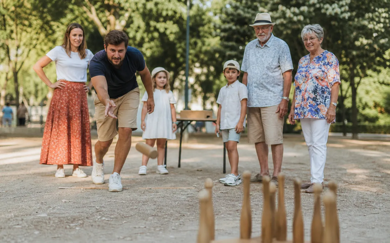 Jeu de Mölkky et jeu de société : combinez Mölkky et jeu de société pour des moments diversifiés