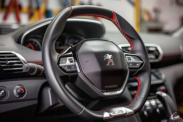 Quel couvre volant choisir pour une Peugeot 206 ?