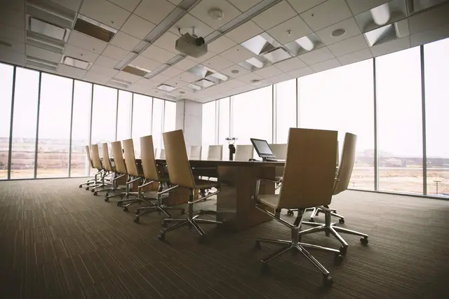 Quelles sont les meilleures plateformes pour le rachat de mobilier de bureau d’occasion ?