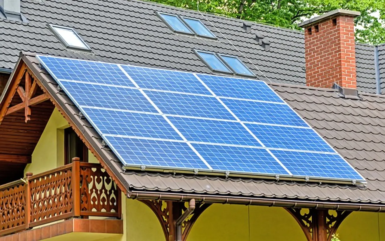 Recharger un panneau solaire sans soleil : comment s’y prendre ?