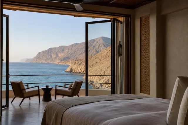 Séjour avec vue sur mer à Oman : profitez d’une vue imprenable sur l’océan depuis votre chambre